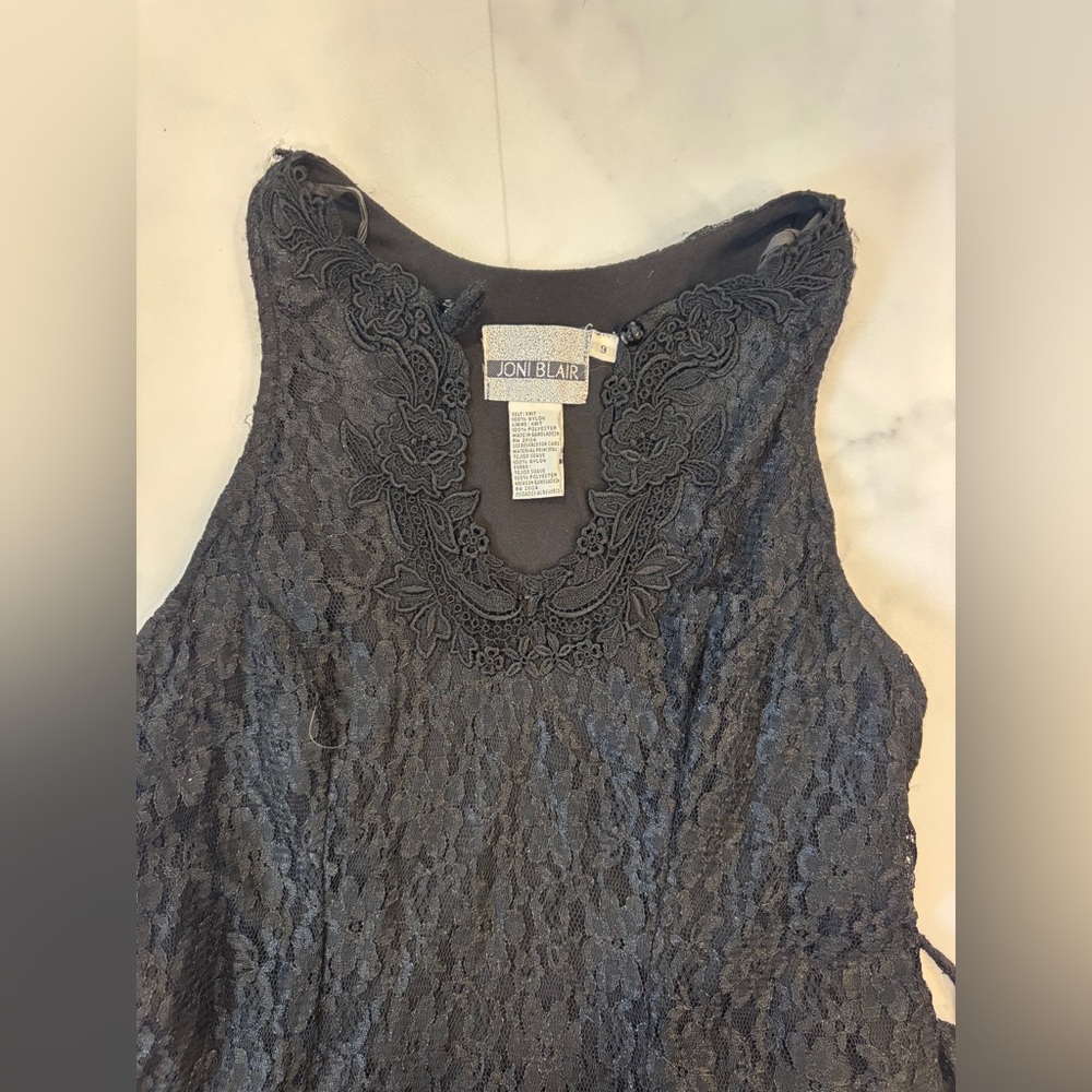 Black Sleeveless V-Neck Sheath Dress